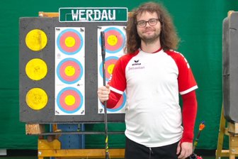Werdauer Bogenschütze überrascht mit Titelgewinn bei der Landesmeisterschaft - Sebastian Neubert kehrte als neuer Landesmeister von den Titelkämpfen am Wochenende in Döbeln zurück.