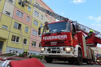 Werdauer Feuerwehr rückt ohne Drehleiter aus - Die Einsatzkräfte der Werdauer Feuerwehr müssen derzeit ohne ihr Drehleiterfahrzeug auskommen.