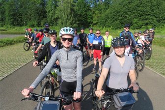 Werdauer Gymnasiasten radeln 650 Kilometer von der Ostsee heimwärts - Radeln von Rostock in ihre Heimatstadt: 18 Schülerinnen und Schüler vom Werdauer Gymnasium und ihre Betreuer.