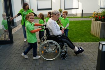 Werdauer Kinder und Senioren sind im TV zu sehen - Vorschüler der „Schönen Aussicht“ trafen auf Senioren der Residenz „Am Sternplatz“.