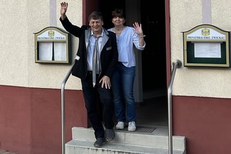 Werdauer „Meistereck“: Wirtsleute lassen sich von 30 Jahren Bauwüste nicht kleinkriegen - Das Gastwirts-Ehepaar Beate und Reiner Fox, die gutbürgerliche Küche servieren, haben trotz des seit fast drei Jahrzehnten bestehenden tristen Umfelds und der Bauzäune überlebt.