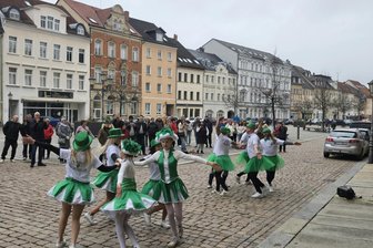 Werdauer Narren läuten pünktlich die fünfte Jahreszeit ein - Mit einer Showeinlage haben die Werdauer Narren am Dienstag, 11.11 Uhr die fünfte Jahreszeit einläutet.