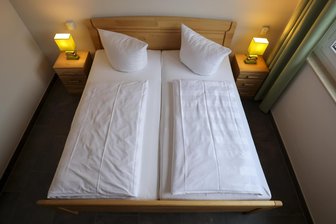 Werdauer prellt Zwickauer Hotel um 3400 Euro – hohe Geldstrafe - Der Angeklagte ließ es sich im Hotel gutgehen.