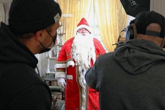 Werdaus OB spielt Hauptrolle als Weihnachtsmann - Bei den Dreharbeiten zu einem Kurzfilm über die Weihnachtsausstellung des Werdauer Stadtmuseums übernimmt Oberbürgermeister Sören Kristensen die Hauptrolle des Weihnachtsmannes.