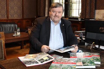 „Werden dir die Fresse gründlich polieren“: Drohbrief gegen OB Kristensen schockt Werdau - Der Werdauer Oberbürgermeister Sören Kristensen wird in einem anonymen Schreiben verunglimpft und bedroht.