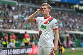 Werders Rettung muss nach 1:3 gegen Augsburg noch warten - Augsburgs Mann des Spiels: Doppel-Torschütze Anton Kade.