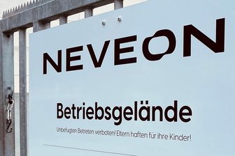 Werksschließung im Erzgebirge: Wie das Neveon-Aus Burkhardtsdorf trifft - Schaumstoffspezialist Neveon in Burkhardtsdorf - ehemals Eurofoam. Das Werk wird im April 2025 geschlossen.
