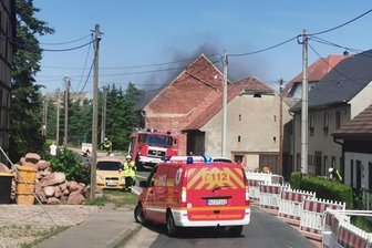 Werkstattbrand in Langenleuba-Oberhain hält Feuerwehr in Atem - Ursache steht nun fest - Die Feuerwehr Penig musste am Sonntagnachmittag zu einem Werkstattbrand ausrücken.