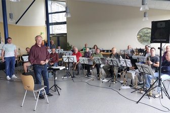 Wernesgrüner Blasmusikanten bereiten sich in Klingenthal aufs Jahreskonzert vor - Die Blasmusikanten beim Probenlager in Klingenthal.