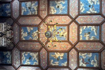 Wertvolle Schätze in Gefahr: Woran sächsische Experten in Sayda forschen - Jede Holzbalkendecke ist einzigartig in Konstruktion, Beschaffenheit, Aufbau, Gestaltung und auch Dämmung. Die kunstvoll bemalte Decke in der Kirche Rossau zählt zu den wertvollen Exemplaren in Sachsen.