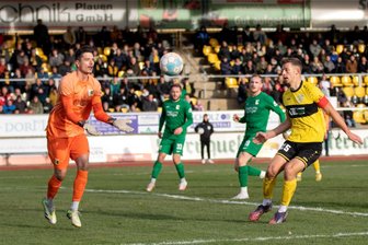 Weshalb das Derby gegen Plauen für einen jungen Chemnitzer das aufregendste Spiel seines Lebens ist - Der Chemnitzer Tom Fischer (rechts) trägt beim VFC Plauen mitunter sogar als Kapitän Verantwortung.