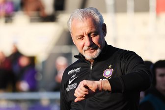 Weshalb muss Aue-Trainer Dotchev gehen? Fehlende Antworten auf offene Fragen - Pavel Dotchev. Foto: S. Sonntag/Picture Point