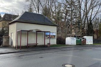 Westsachsen: Leader vergibt Fördergelder für Bushaltestelle und Agrarhof - Die Bushaltestelle am Wettinerplatz in Leubnitz soll barrierefrei umgestaltet werden.