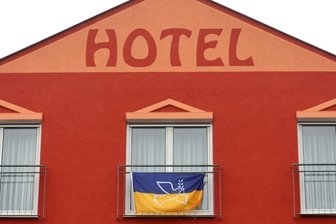 Westsachsen richtet sich auf 7000 Geflüchtete ein - Im Meister Bär Hotel "Wettiner Hof" in Glauchau waren ukrainische Kriegsflüchtlinge vorübergehend untergekommen. Jetzt laufen Verhandlungen, es als Notunterkunft zu nutzen. 