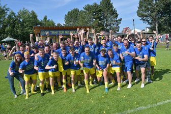 Westsachsenliga-Meister Traktor Neukirchen setzt auf überraschende Lösung an der Seitenlinie - Die Fußballer der SG Traktor Neukirchen wurden in der abgelaufenen Saison überraschend Meister der Westsachsenliga.