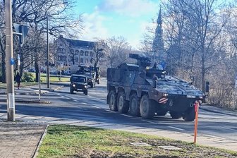 Westsachsens meist geklickte und viel verschickte Beiträge 2022 - Eine Kolonne von Panzerfahrzeugen, die im Februar Zwickau durchquerte, zog 2022 die meiste Aufmerksamkeit auf sich - zumindest, wenn man die Onlinebeiträge der "Freien Presse" zum Maßstab nimmt. 
