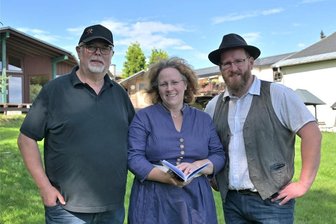 Wettbewerb: Nachdenkliches und Komisches in erzgebirgischer und vogtländischer Mundart - Die Besten: Thomas Seidel aus Carlsfeld, Katrin Hütt aus Stützengrün und Frank Schubert aus Thum (von links).