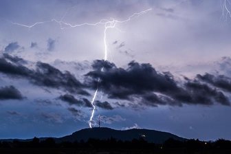 Wetterdienst: In der Nacht kann es noch zu schweren Gewittern in Sachsen kommen -