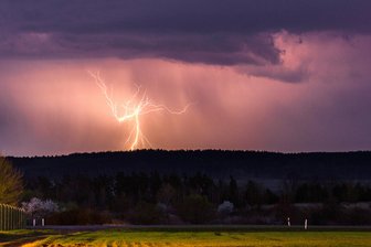 Wetterdienst warnt: Gewitter im Anmarsch -