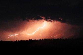 Wetterdienst warnt vor starkem Gewitter im Vogtland, Erzgebirgskreis und Zwickau -