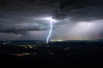 Wetterexperte in Sachsen: Gewitterlage könnte bis Ende Juni anhalten - In Sachsen kommt es derzeit immer wieder zu Gewittern und Schauern.