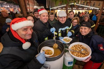 Wettkochen auf Plauener Weihnachtsmarkt dient gutem Zweck - 