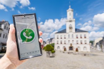 Whatsapp-Kanal für Bürger: So informiert Schneeberg jetzt direkt per Smartphone - Die Bergstadt Schneeberg hat seit Mittwoch einen WhatsApp-Kanal eingeführt.