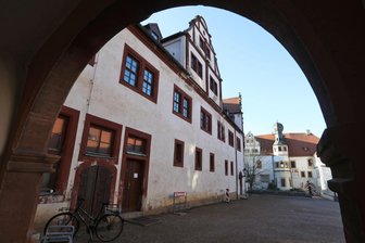Whisky-Event im Schlosshof Forderglauchau - Whiskey-Liebhaber können sich zu ihrem Lieblingsgetränk vor Ort von Profis beraten lassen.