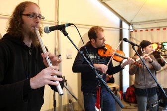 
              <p class="artikelinhalt">Dizzy Spell sorgten bei der Whiskynacht am Mittwoch im Schlosshof für den guten Ton. </p>
            