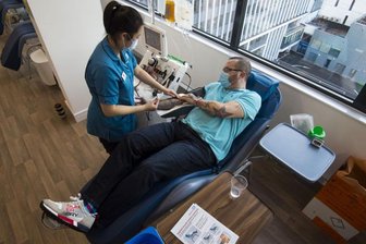 WHO sieht keinen Sinn in Covid-19-Therapie mit Genesenen-Plasma - 