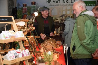 Wichtelmarkt, Nachdenkliches und Fest am neuen Ort: Tipps zum Wochenende - Regionale Handwerkskunst ist einer der Schwerpunkte, wenn am Samstag und Sonntag, jeweils von 11 bis 18 Uhr, Wichtelmarkt im Rittergut Planschwitz ist.