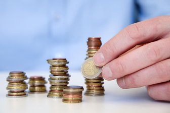 Wichtige Änderung bei Pfändungen: Tausende Sachsen werden finanziell entlastet - Die Pfändungsbeträge werden erhöht - für Betroffene bedeutet das ab Juli etwas mehr Geld im Portemonnaie.