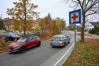 Wichtigste Zufahrt zu Chemnitzer Krankenhaus für ein Jahr gesperrt - In Chemnitz-Rabenstein führt die Unritzstraße zum DRK-Krankenhaus. Im kommenden Jahr soll sie zeitgemäß ausgebaut werden.