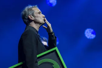 Wider den Wucher: Popstars fordern von der Bundesregierung Gesetze gegen Karten-Spekulanten - Unser Content, unsere Kohle: Tocotronic-Sänger Dirk von Lowtzow bei der Verleihung des Preises für Popkultur.