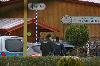 Widerstand bei Zwangsräumung des "Zum Sternblick": Prozess in Zwickau zunächst geplatzt - Im Dezember 2017 setzten eine Obergerichtsvollzieherin und die Polizei die Zwangsräumung der inzwischen abgerissenen Gaststätte "Zum Sternblick" durch. Dabei wurden sie massiv behindert. 