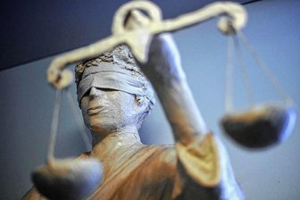 Widerstand gegen Polizisten, Beleidigung und Verwenden von Kennzeichen verfassungswidriger Organisationen: Landgericht weist Berufung eines Vogtländers zurück - Das Landgericht Zwickau hat die Berufung eines Vogtländers verworfen.