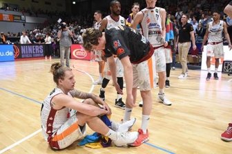 Wie 2017: Niners verpassen erneut Aufstieg in die Bundesliga - Enttäuscht über den verpassten Aufstieg: Niners-Spieler Malte Ziegenhagen.