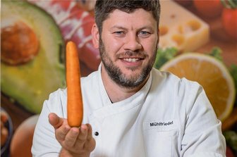Wie bio sind Sachsens Kantinen? - Geht doch: André Mühlfriedel kocht in der Rehaklinik in Altenberg frisch mit regionalen Produkten. Das schmeckt auch Patienten besser.