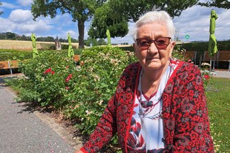 Wie das Bier in die Flasche kam: Eine Erzgebirgerin erinnert sich an längst vergangene Zeiten - Waltraud Thiele ist 96 Jahre alt. Sie hat viele Erinnerungen an Krumhermersdorf. Heute lebt sie im Seniorenhaus in Augustusburg.