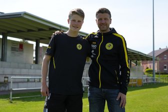 Wie der Vater, so der Sohn: Altmittweidaer Fußballfamilie Flack freut sich auf die Pokalendspiele - Zwei Pokalendspiele vor der Brust: Kurt (l.) und Thomas Flack freuen sich auf die Finals mit dem SCA.