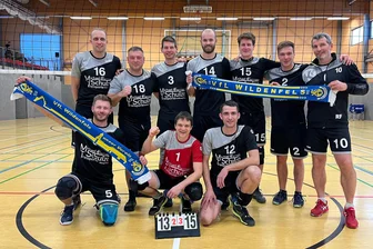 Wie der VfL Wildenfels den Überflieger der Volleyball-Sachsenklasse stoppte - Ein Moment zum Festhalten: Mit 3:2 Sätzen und 15:13 im Tiebreak haben sich die Volleyballer des VfL Wildenfels am Samstag beim führenden Groitzscher LVC die nächsten Punkte gesichert.