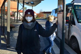 Wie die FFP2-Masken-Pflicht in Bus und Bahn eingehalten wird - Fahrgäste in Bus und Bahn müssen seit Montag FFP2-Masken tragen. "Freie Presse"-Redakteurin Lea Becker hat festgestellt: Noch hat sich das nicht überall herumgesprochen.