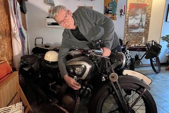 Wie die Oldtimer-Liebe einen Reichenbacher bis in die Pyrenäen führt - Olaf Roth mit seiner NSU 201 ZDB, Baujahr 1937. Mit ihr hat er im vergangenen Sommer ausgiebig die Pyrenäen erkundet.