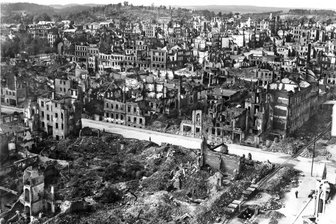 Wie die Stadt Plauen in diesem Jahr an das Ende des Zweiten Weltkrieges erinnert - Plauen am Ende des Zweiten Weltkrieges. Die Stadt wurde durch mehrere Bombardierungen zu großen Teilen zerstört.