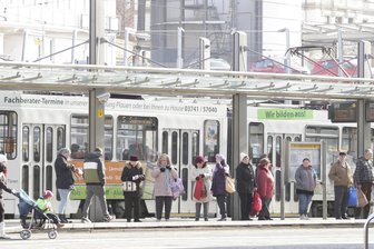 Wie die Straßenbahnen und Stadtbusse in der Osterzeit in Plauen fahren - Nach Ostern fahren die Straßenbahnen nach dem Ferienfahrplan.