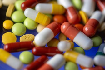 Wie ein Betrugsfall über millionenschwere Pharma-Patente am Chemnitzer Amtsgericht landete - Medikamente basieren auf jahrelanger Forschungsarbeit, die sich die Pharmafirmen durch Patente schützen lassen.