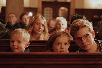 Wie ein Film über die 360-Grad-Klangwelt in Augustusburg gedreht wurde - Arno Kempe (14), Lara Sophie Knuth (10), Valentin Djoleff (5) v.r. erkunden die 360-Grad-Klangwelt in Augustusburg.