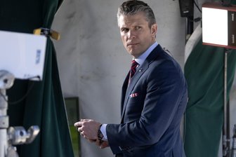 Wie ein Journalist im Geheimchat von sensiblen US-Militärplänen erfuhr - „Sonst noch Fragen?“ US-Verteidigungsminister Pete Hegseth steht nach dem Bekanntwerden des Geheimchat-Skandals unter Druck.