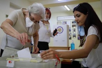 Wie ein Meeraner die Armenien-Wahl kontrolliert - OSZE-Beobachter überwachten die Wahl.