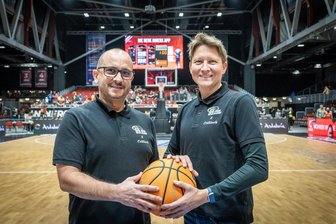 Wie ein Molekularbiologe und eine Olympiateilnehmerin den Niners Chemnitz helfen sollen - Neu bei den Niners Chemnitz: Jugendtrainer Dani Mañe Padros und Susann Drechsel, die die Geschäftsstelle des Vereins leitet. Beide treten mit dem Ziel an, den Unterbau der Profimannschaft zu stärken.